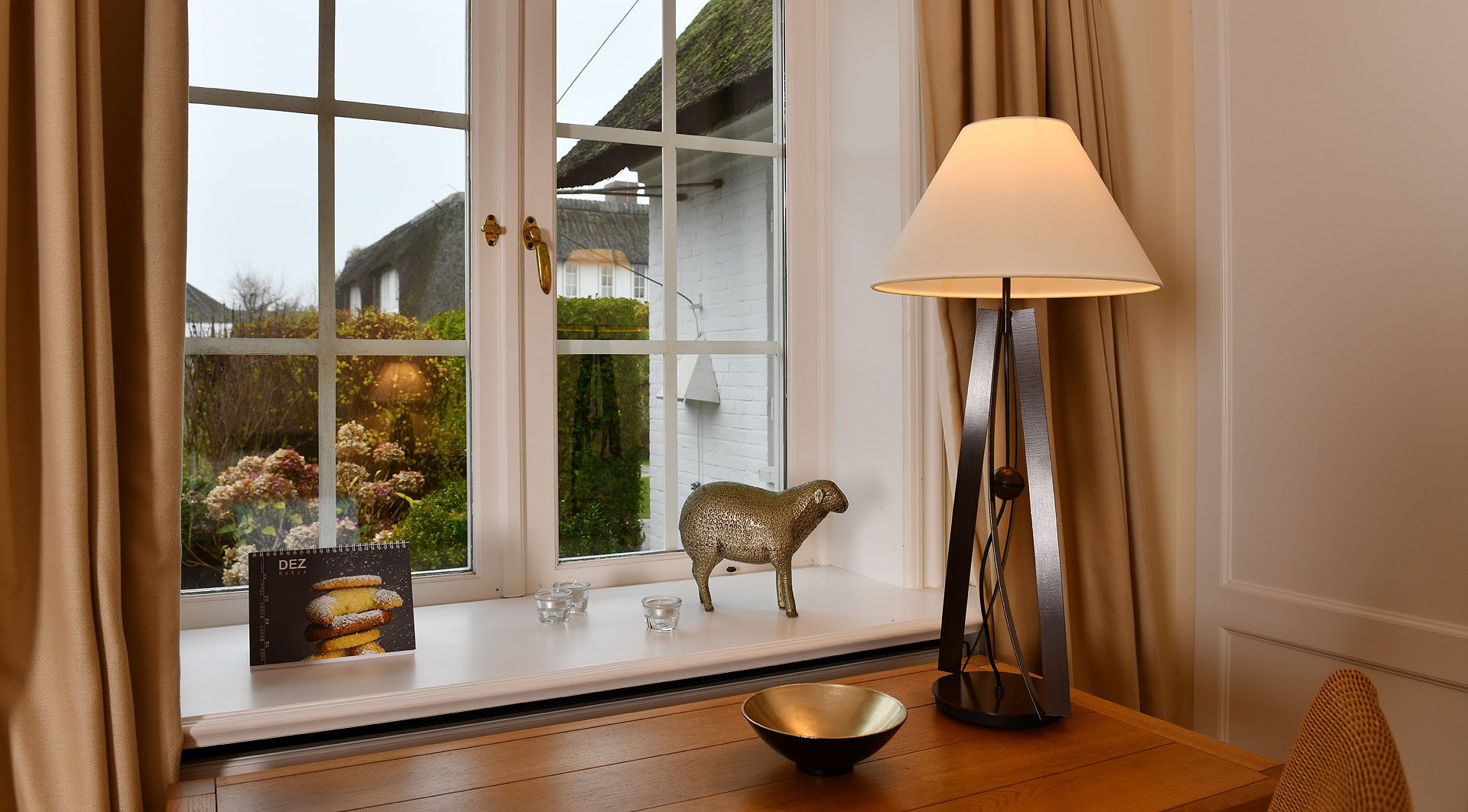 Jetzt-Sylt-04-KOMFORT-DOPPELZIMMER-MIT-TERRASSE-2025-benen-diken-hof-keitum-sylt-1