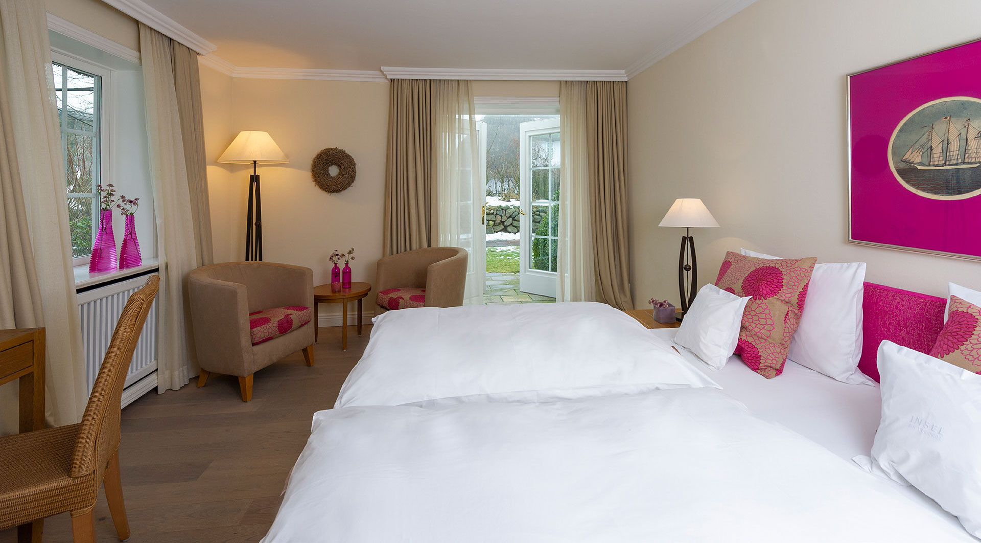 Jetzt-Sylt-04-KOMFORT-DOPPELZIMMER-MIT-TERRASSE-2025-benen-diken-hof-keitum-sylt-12