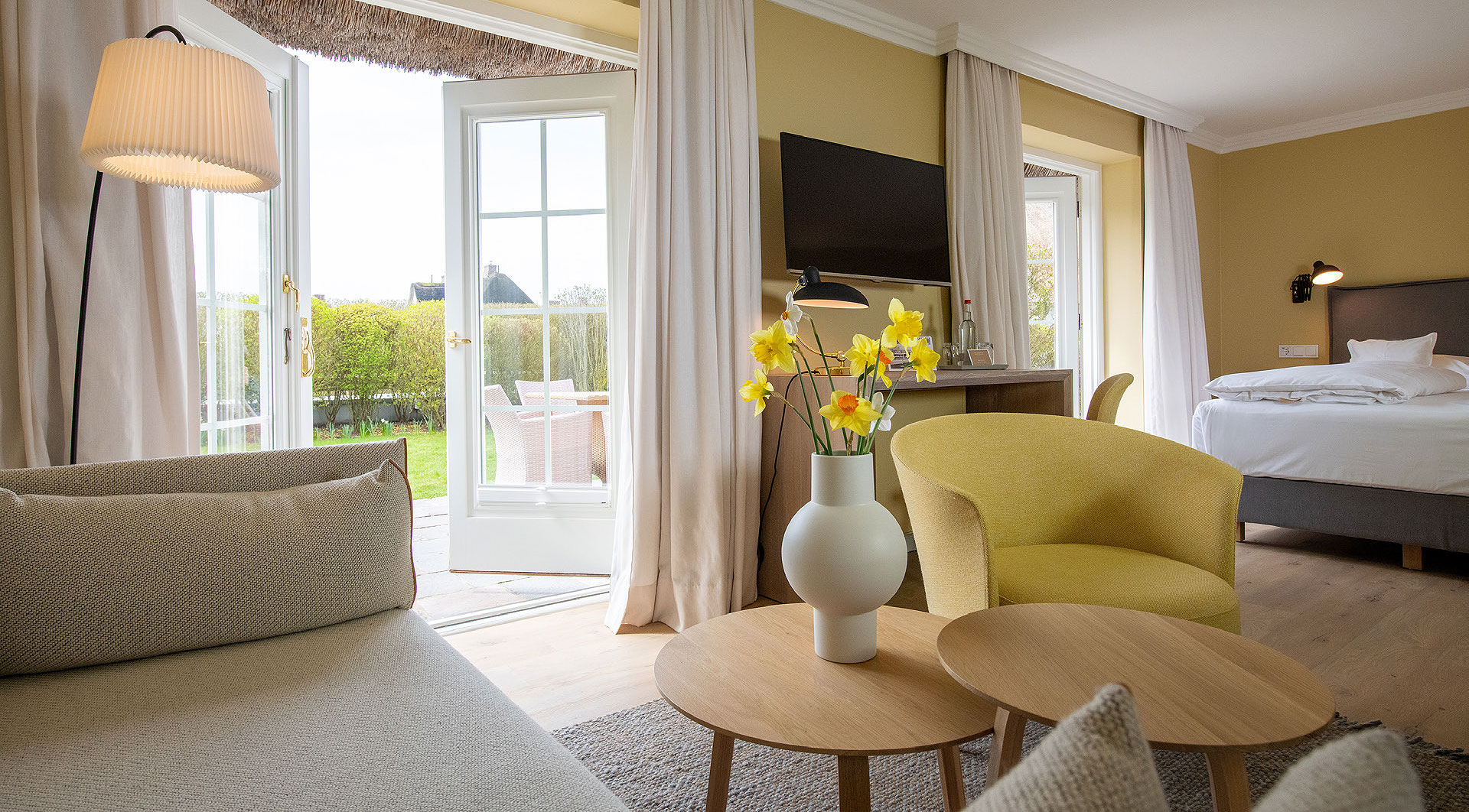 Jetzt-Sylt-04-KOMFORT-DOPPELZIMMER-MIT-TERRASSE-2025-benen-diken-hof-keitum-sylt-4