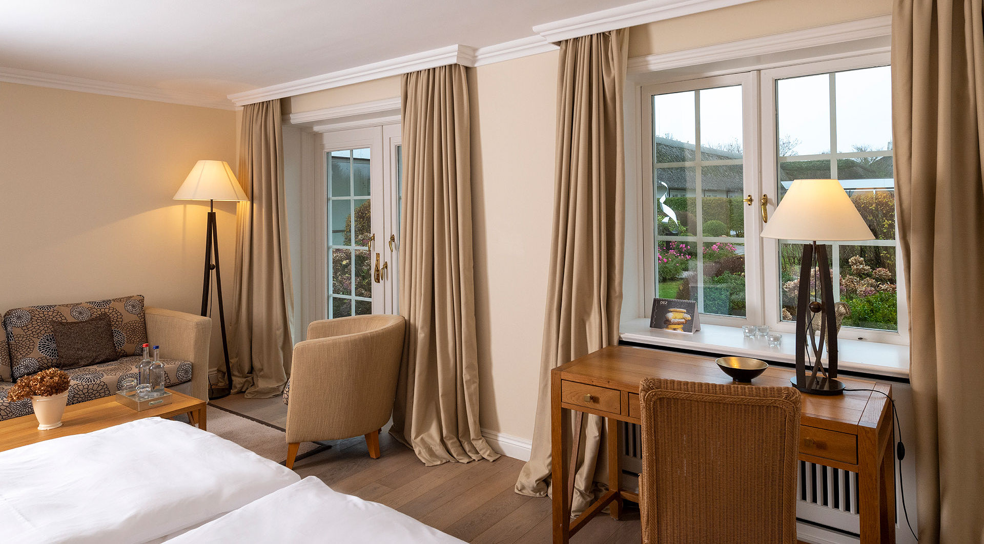 Jetzt-Sylt-04-KOMFORT-DOPPELZIMMER-MIT-TERRASSE-2025-benen-diken-hof-keitum-sylt-7