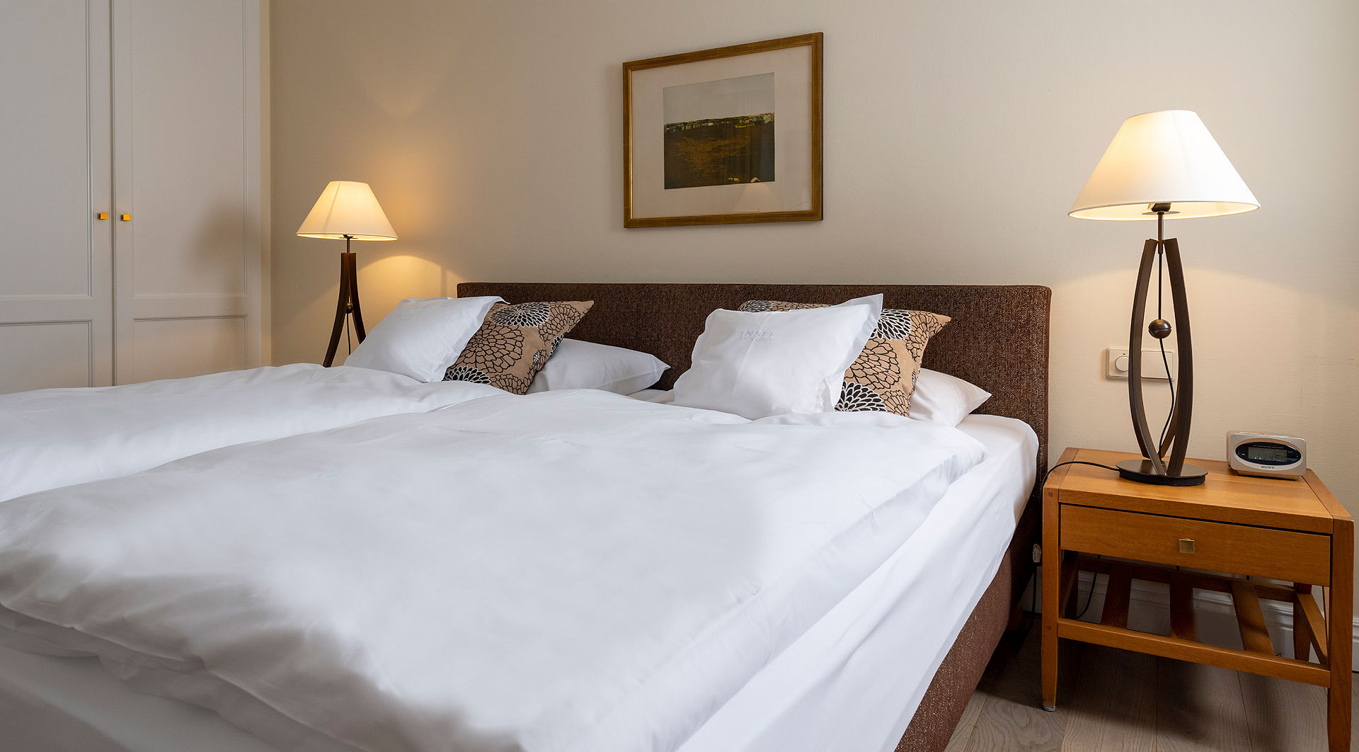 Jetzt-Sylt-04-KOMFORT-DOPPELZIMMER-MIT-TERRASSE-2025-benen-diken-hof-keitum-sylt-9